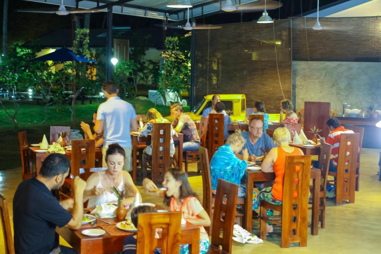 Oreeka - Katunayake Airport Transit Hotels Dış mekan fotoğraf